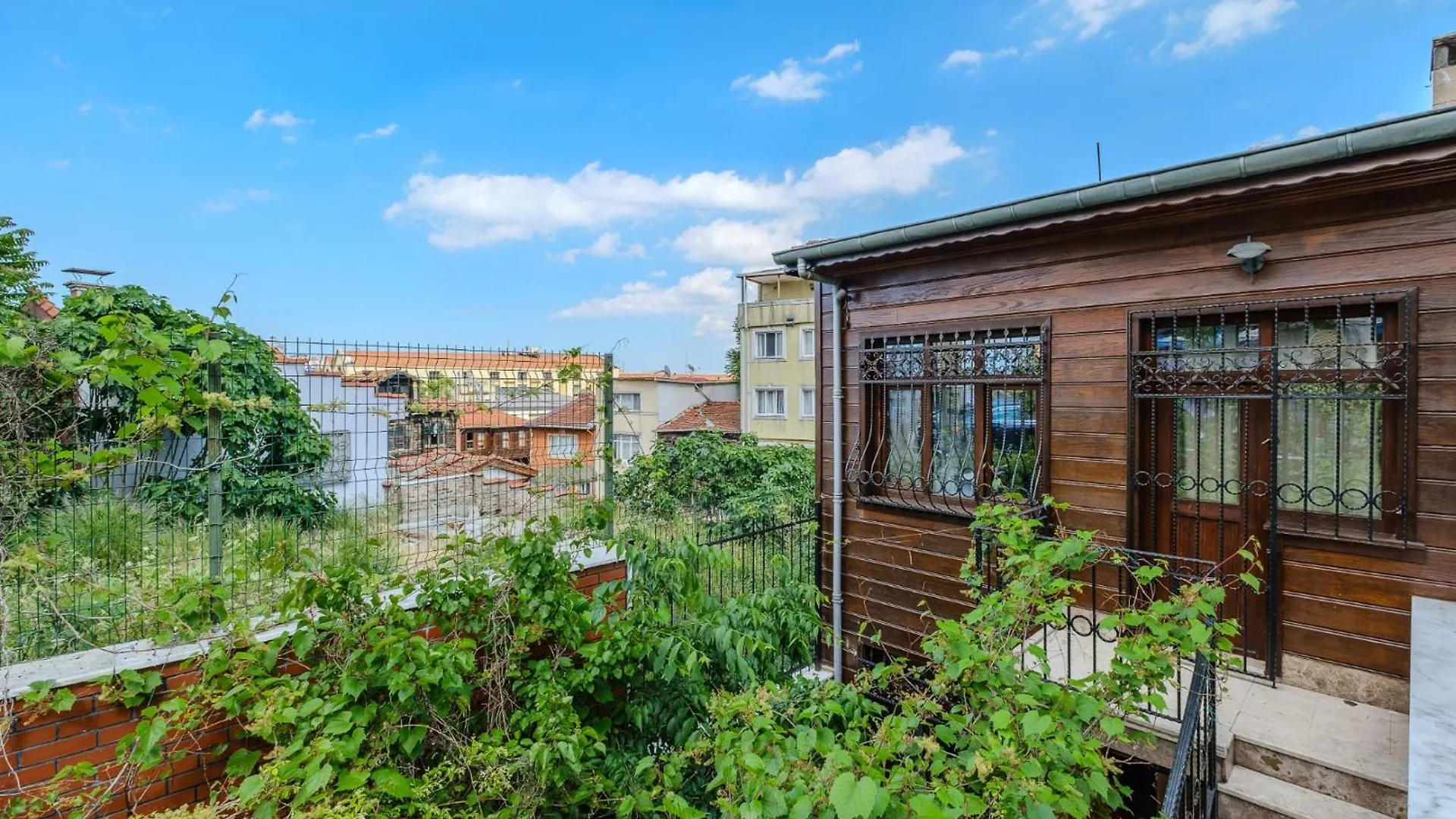 Detached Triplex With Garden Terrace Villa Istanbul